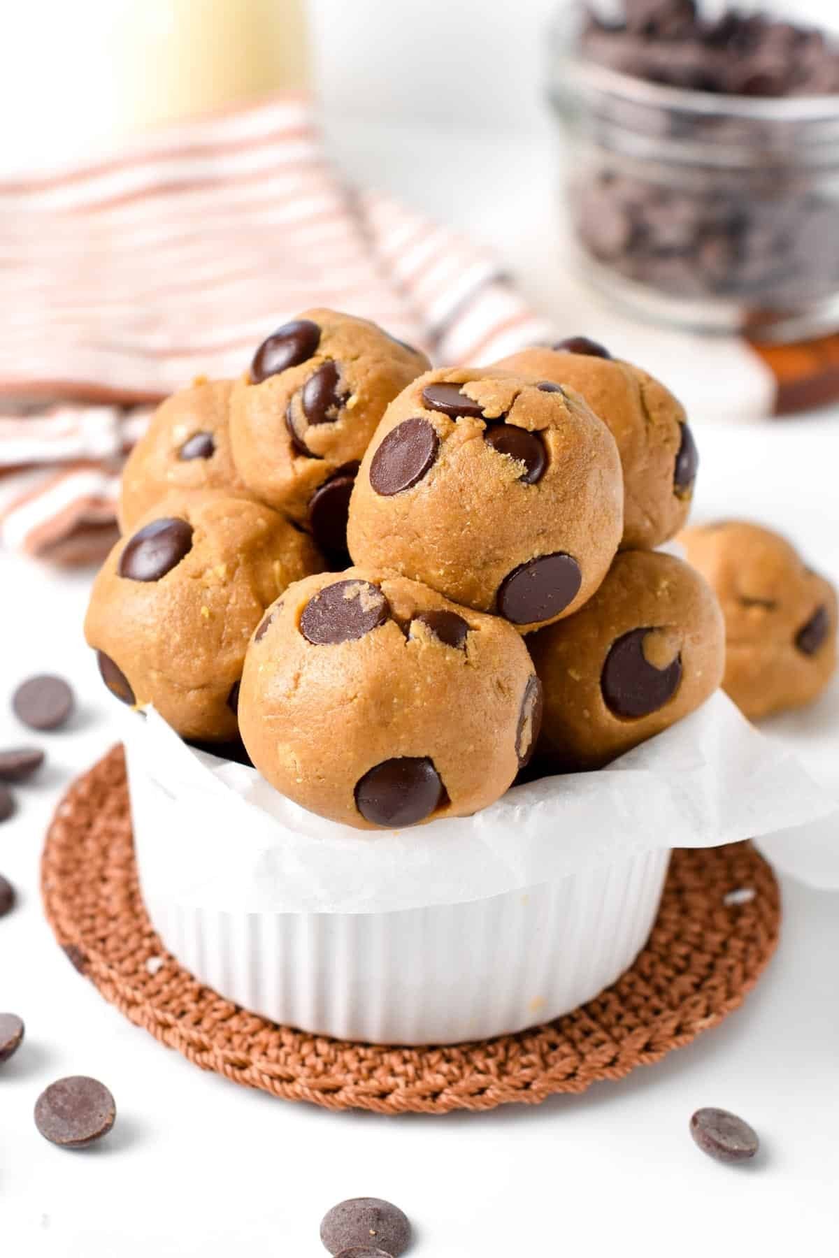 Peanut Butter Choco Protein Energy Balls
